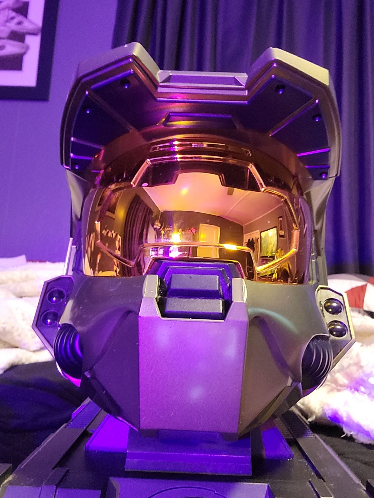 Master Chief Collectors Helmet Display
