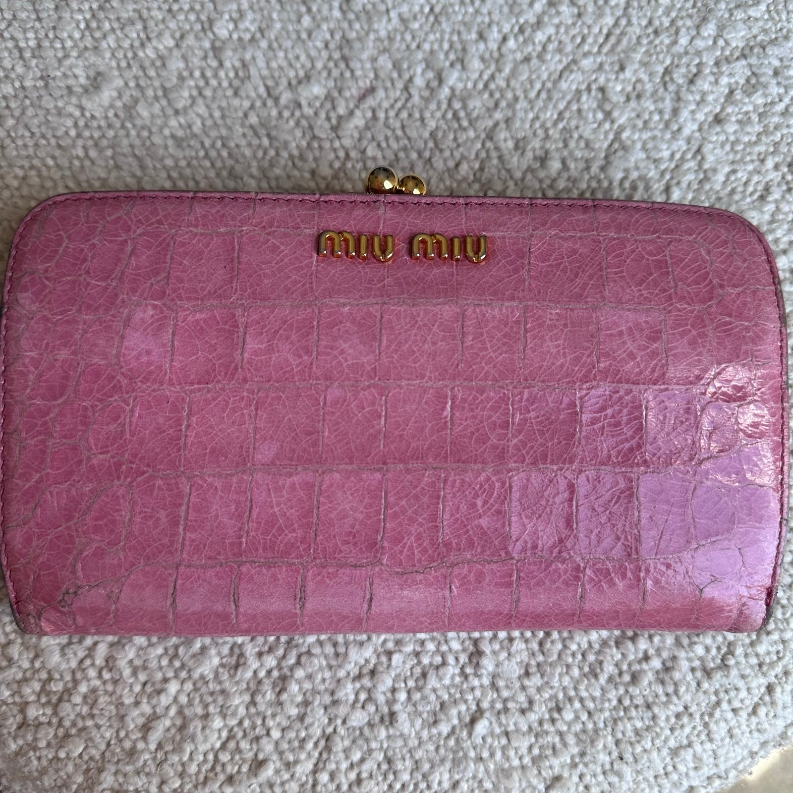 Miu Miu Pink Croc Embossed Leather Twisted Lock Wallet
