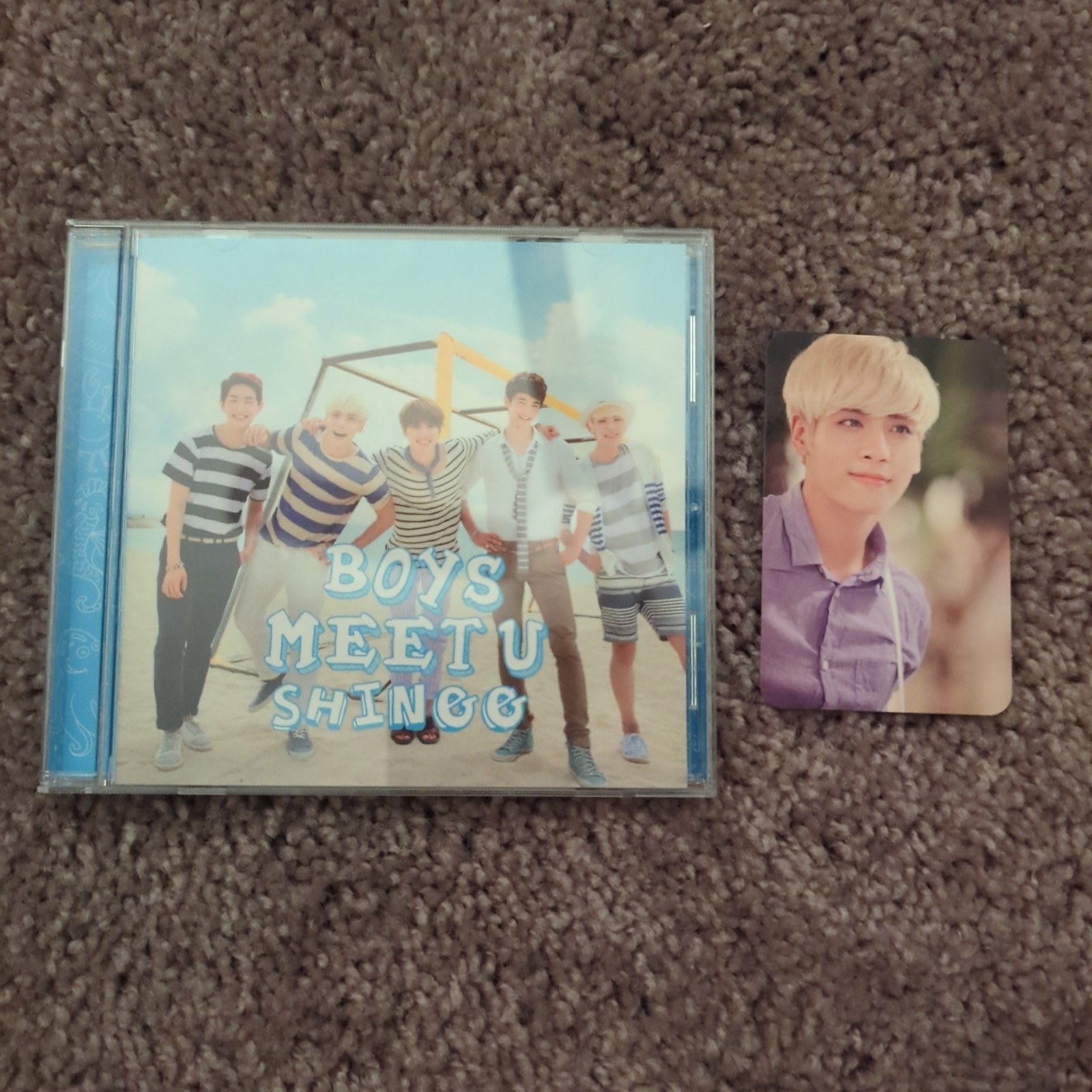 SHINee Boys Meet U single album (CD only) + Jonghyun photocard