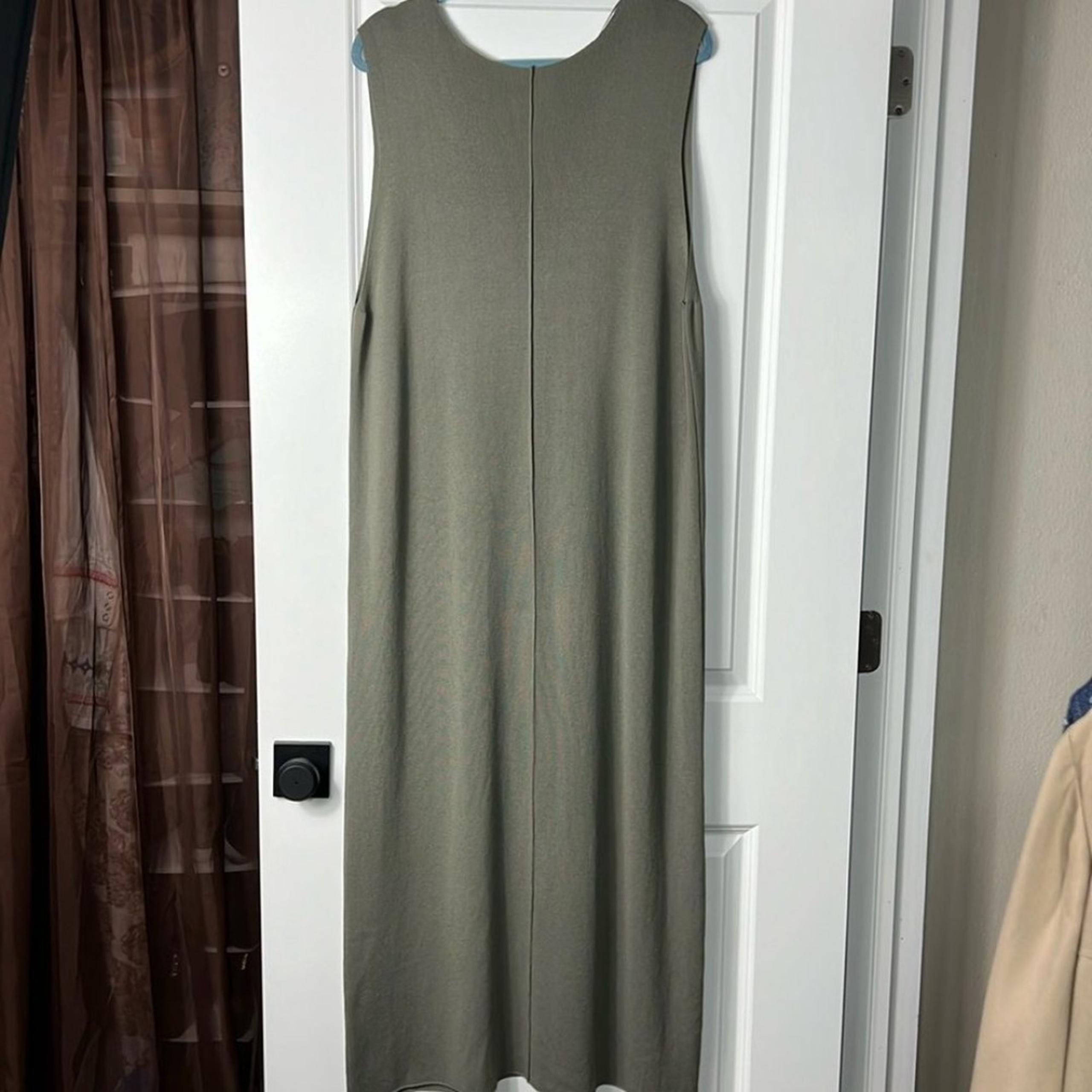 Zara Moss Olive Green Sleeveless Back V-Neck Maxi Sweater Dress Large