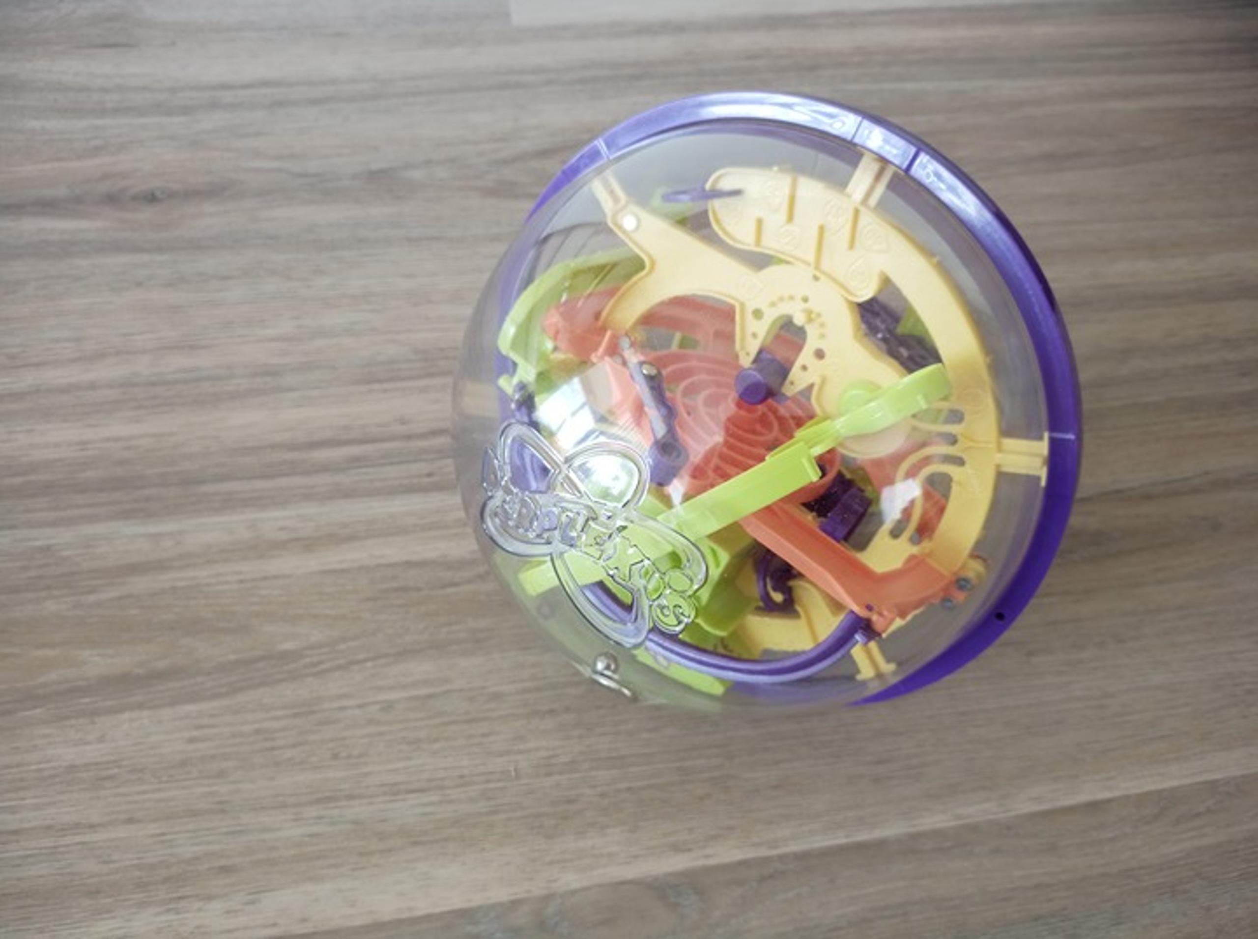Perplexus Epic Interactive 3D Puzzle Ball Spin Master Games Sphere Maze kids toy