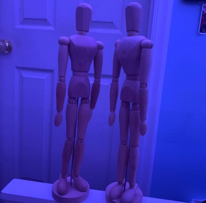 Wooden mannequin figures