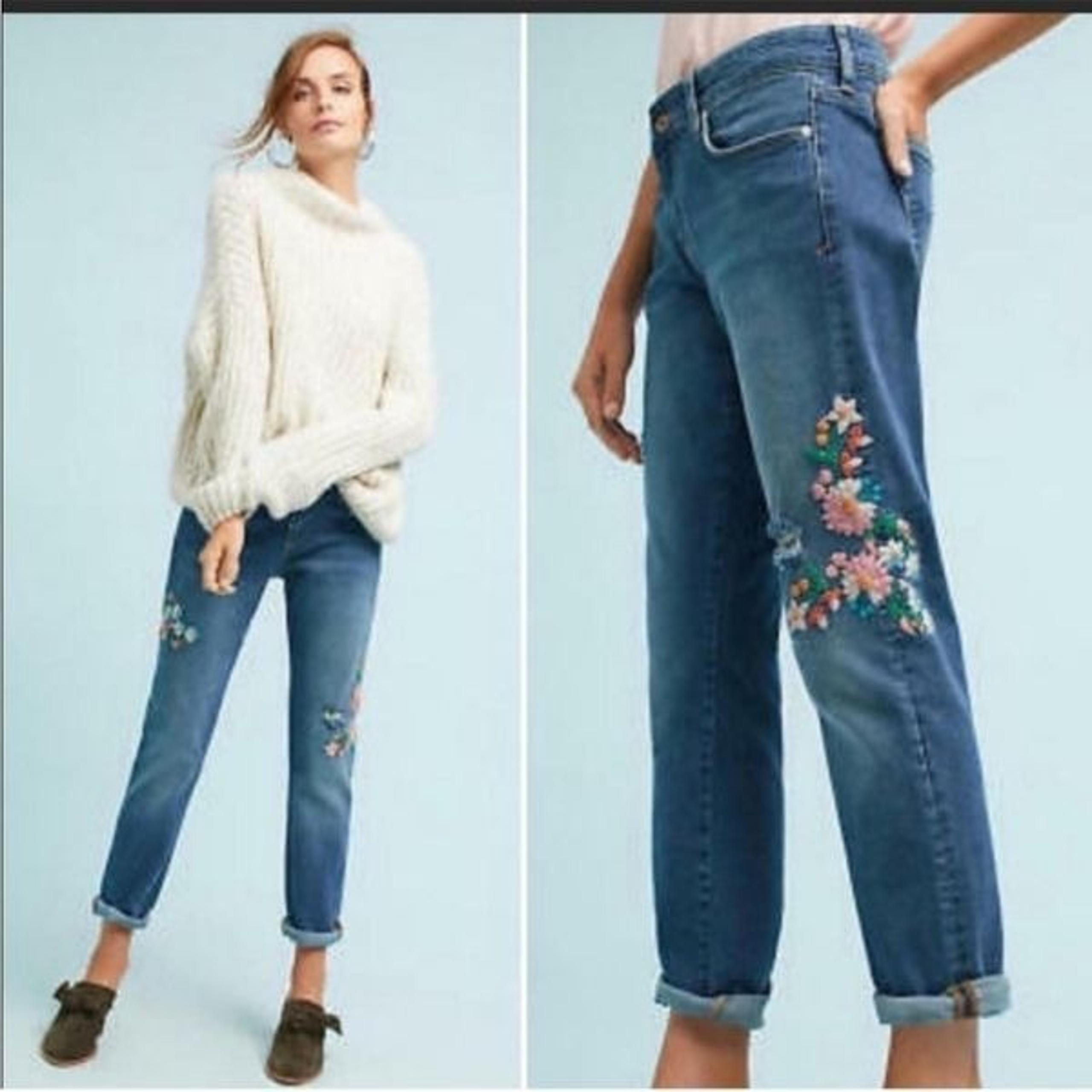 Anthropologie Pilcro  Floral Embroidered boyfriend Jeans women’s Sz 27