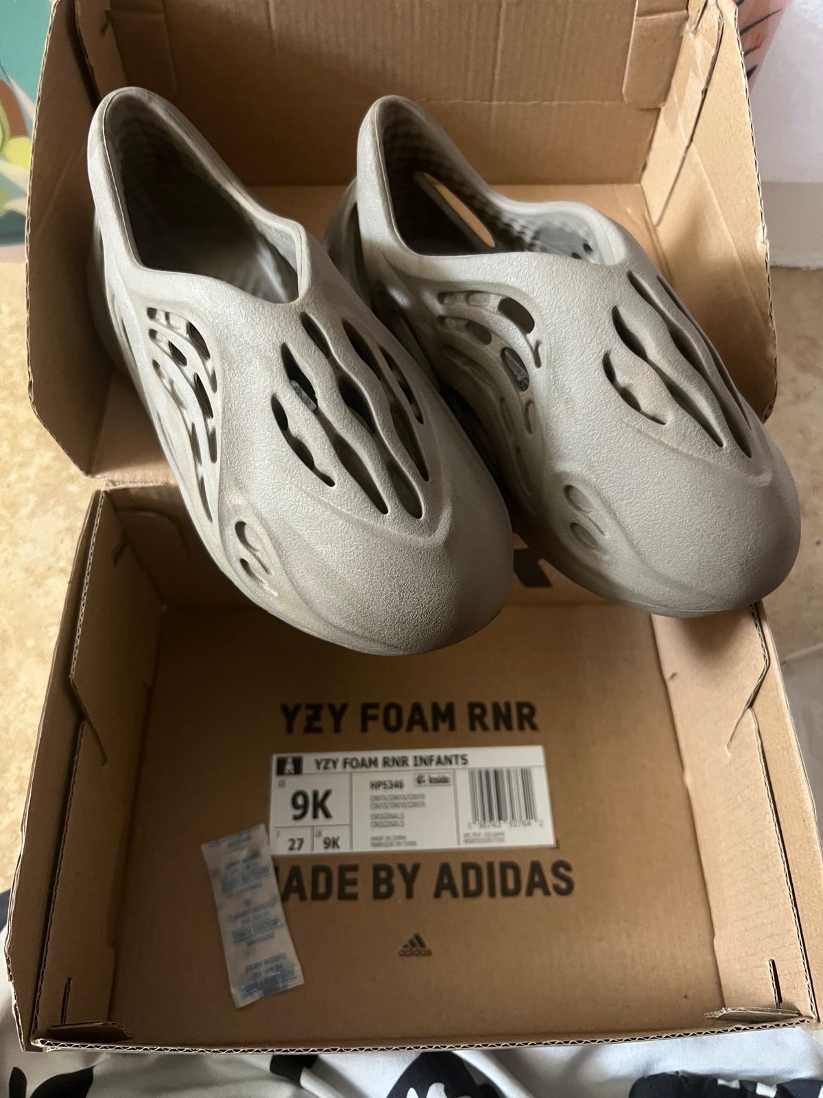 Yeezy Foam size9k kids
