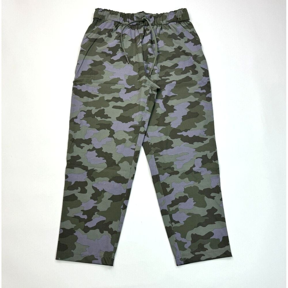 Lululemon Keep Moving Pant 7/8 High-Rise Camo Women 10 EUC Stretch Gym Pants