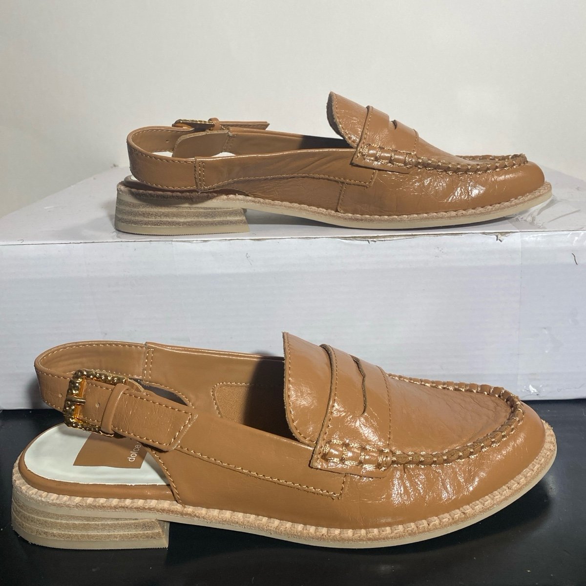 Dolce Vita Hardi (Tan Crinkle Patent) Women’s Flat Shoes, Size 6