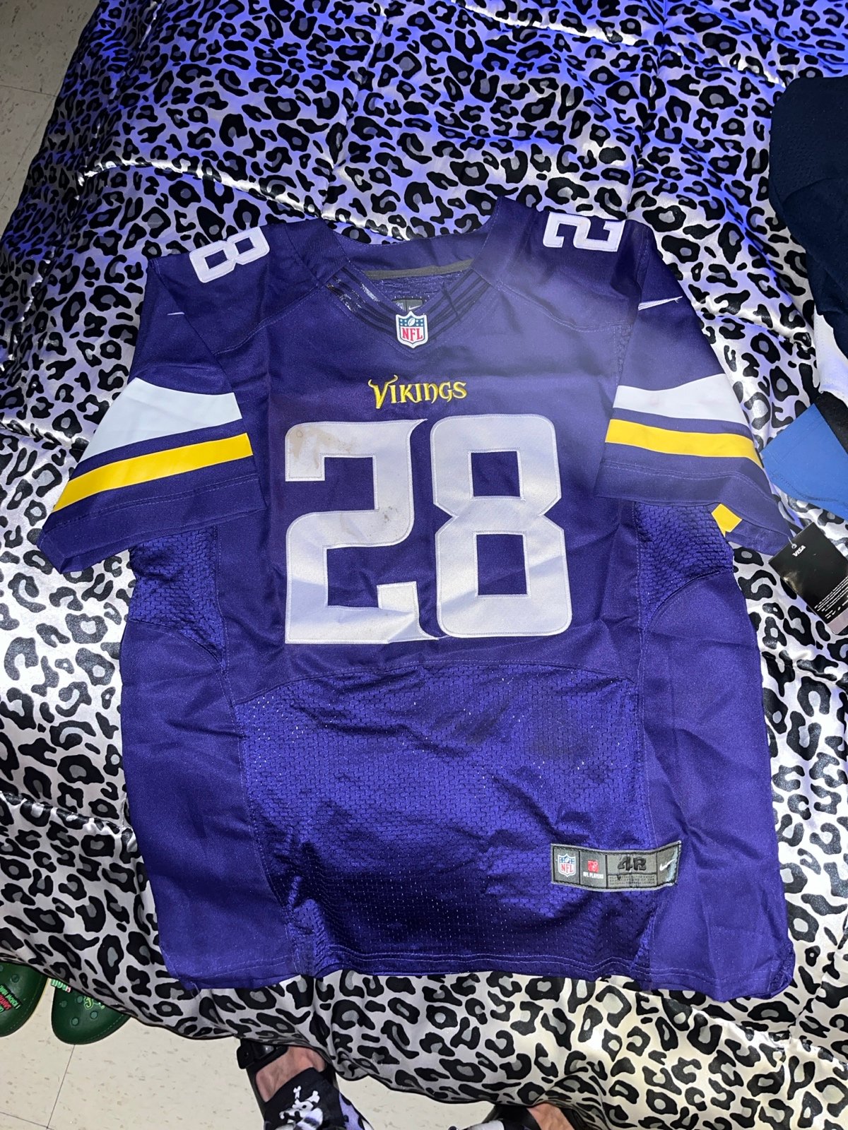 NFL football Minnesota Vikings Adrian peterson medium elite Nike jersey purple
