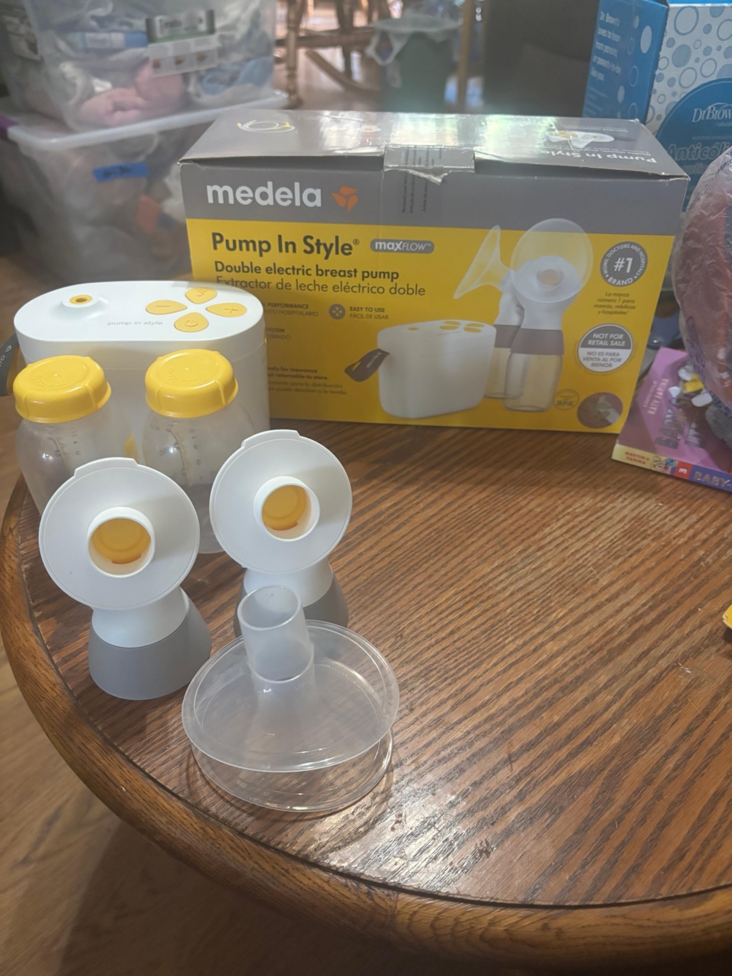Breast Pump & quick clean wipes