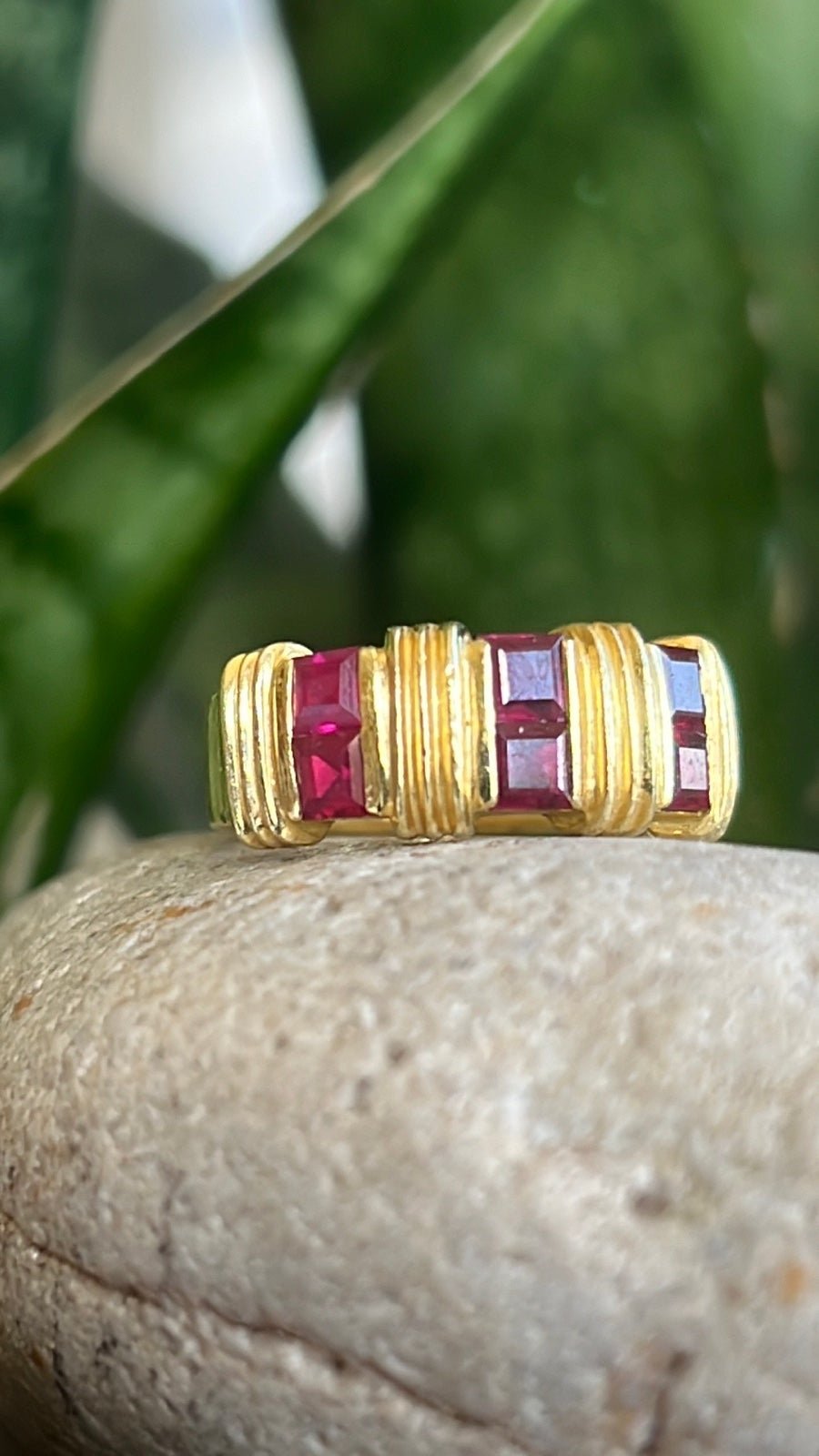 18 karat gold and ruby ring