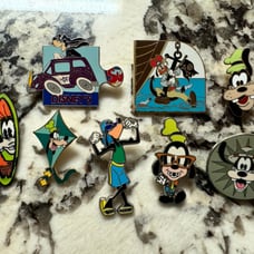 Disney enamel pins goofy
