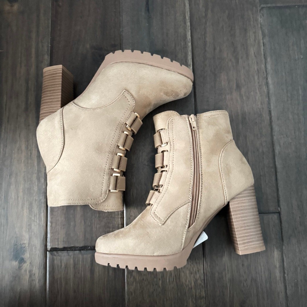 NY&C KAI Bootie Tan Faux Suede Heeled Rubber Sole Ankle Boots 9 NWOT