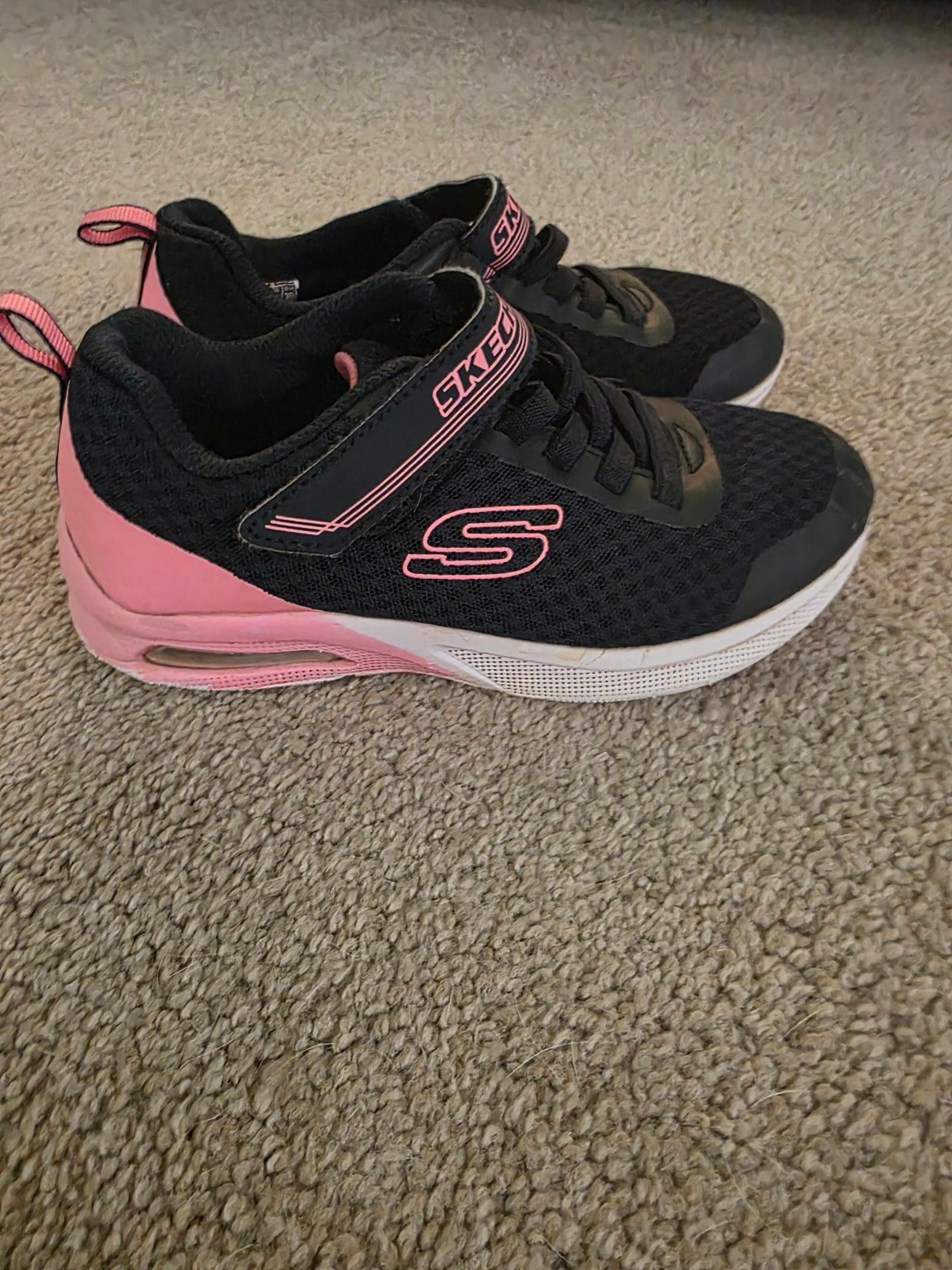 Girls Sketchers sneakers