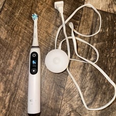 CREST ORAL B oi series 7