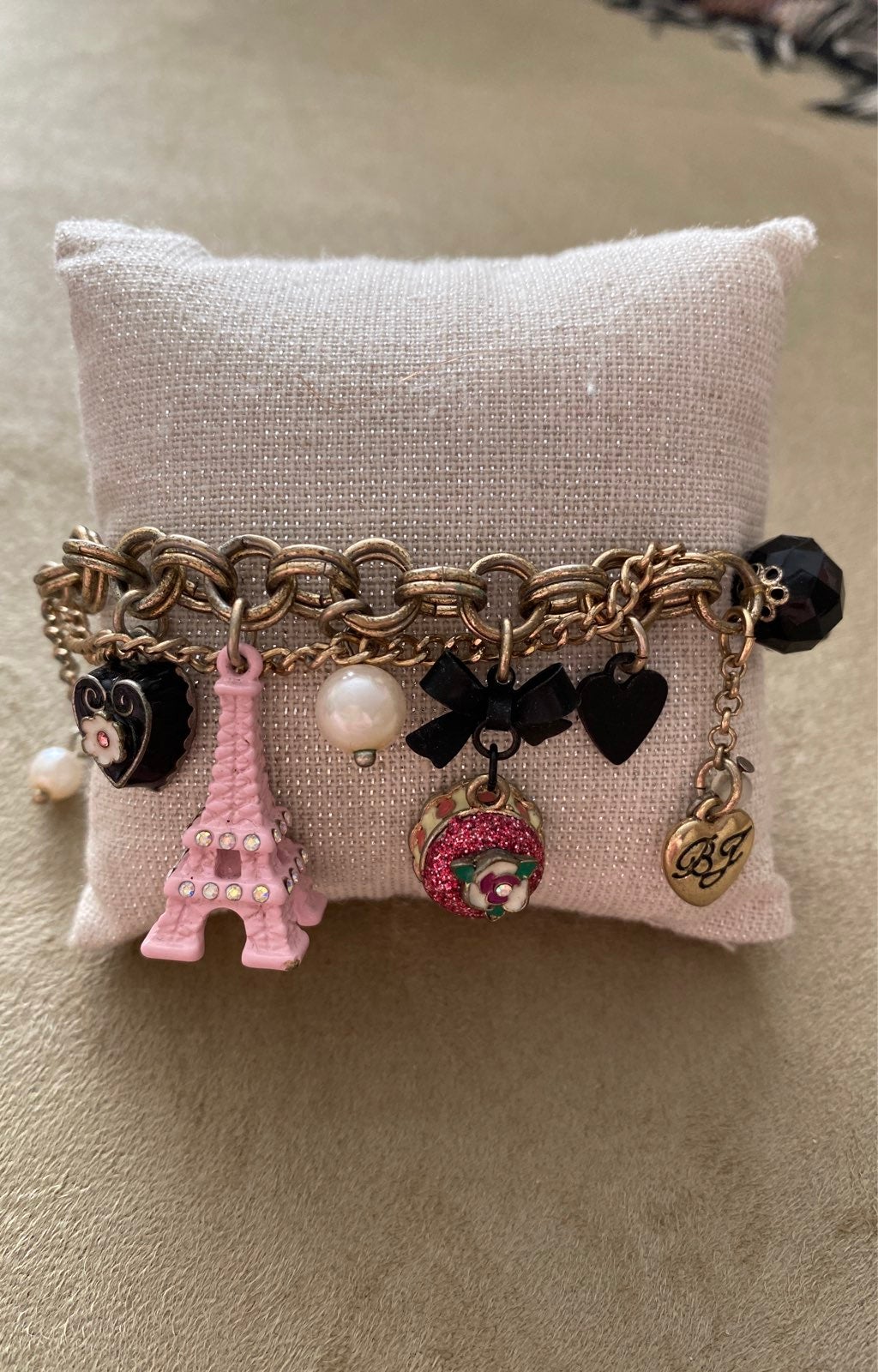 Betsey Johnson Plastic Bracelets | Mercari Betsey Johnson Plastic Bracelets | Mercari