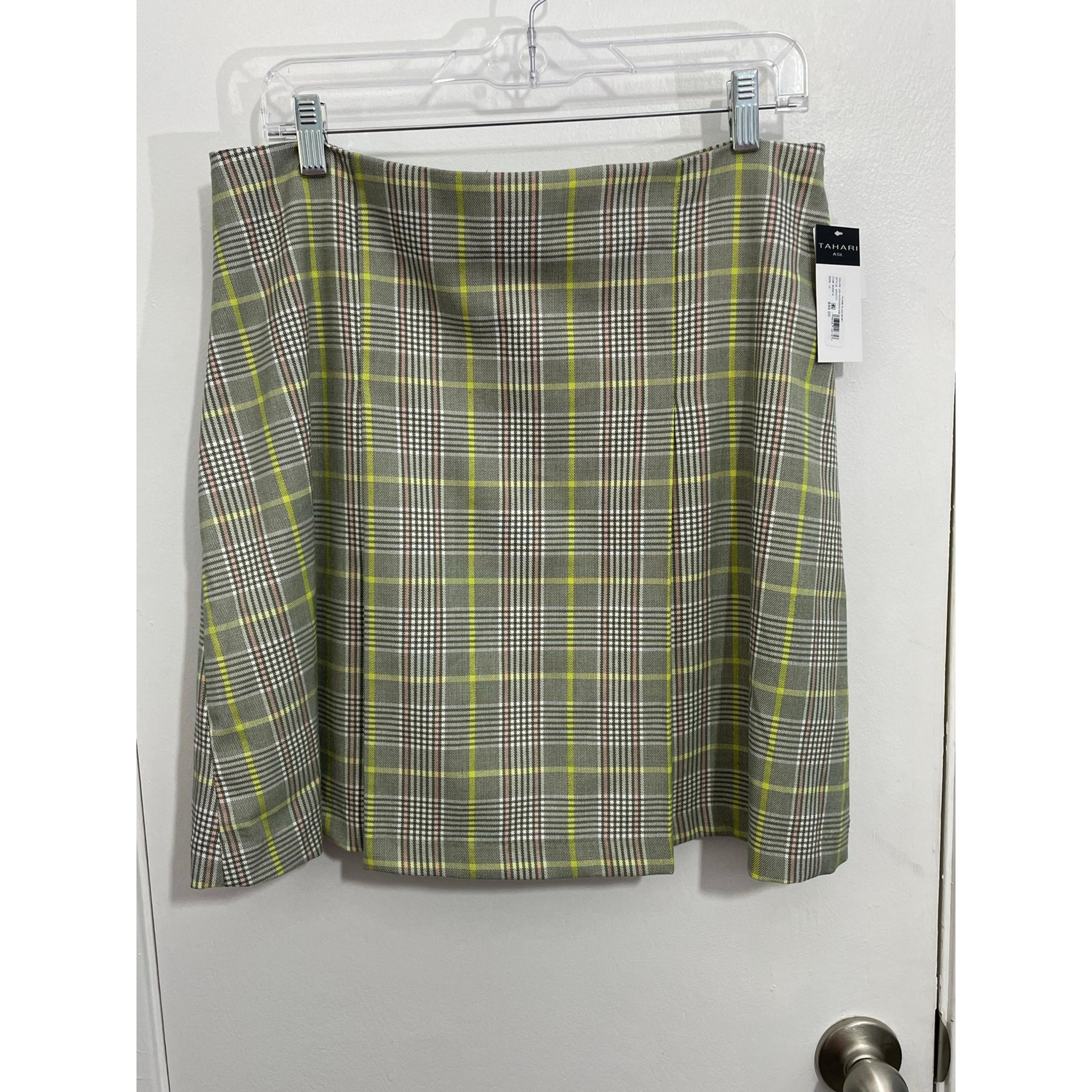 Tahari Flare Mini Skirt Size 12 Gray Green Plaid Clueless Preppy Academia NWT