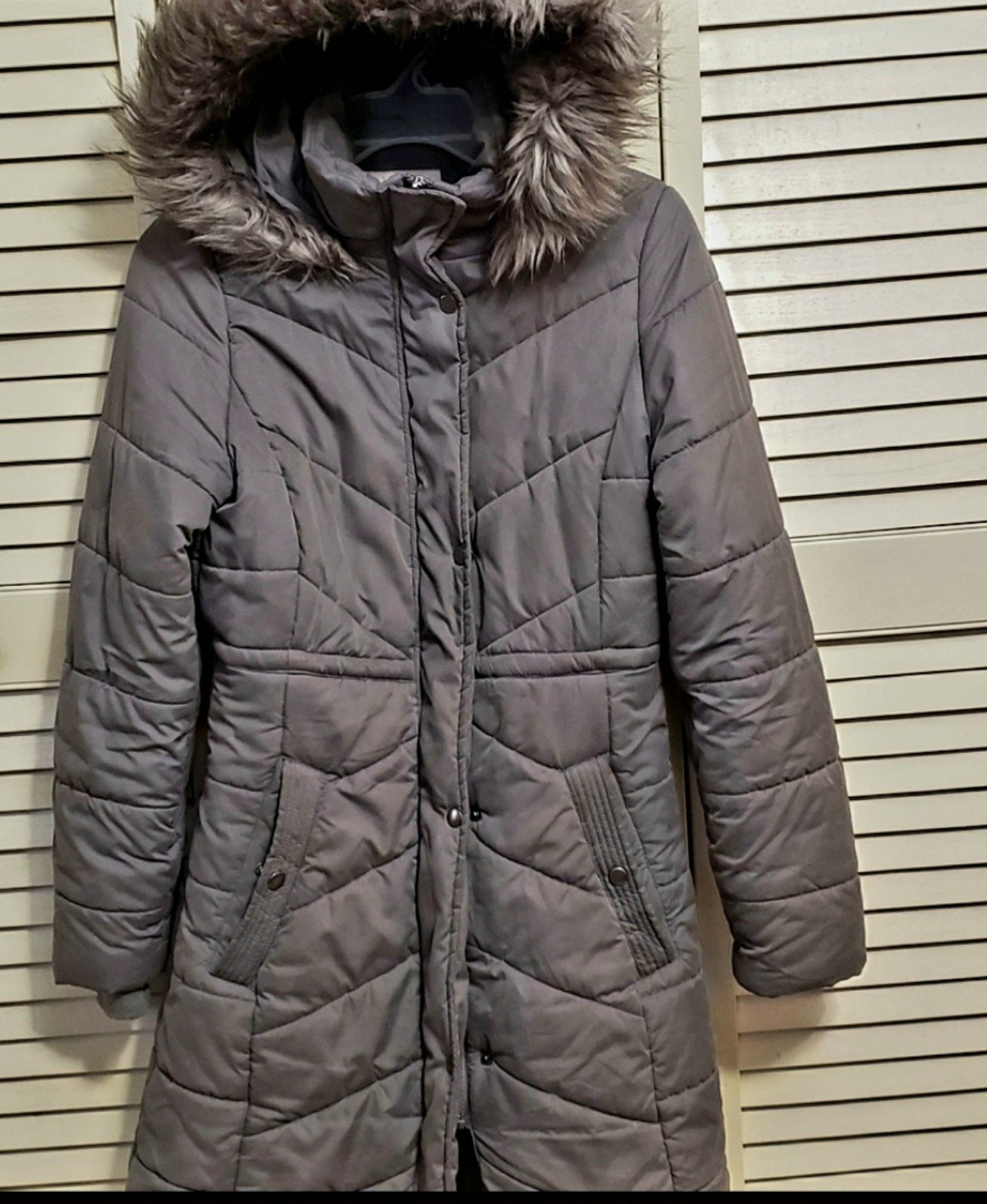 Knee Length Down coat w/faux fur hood