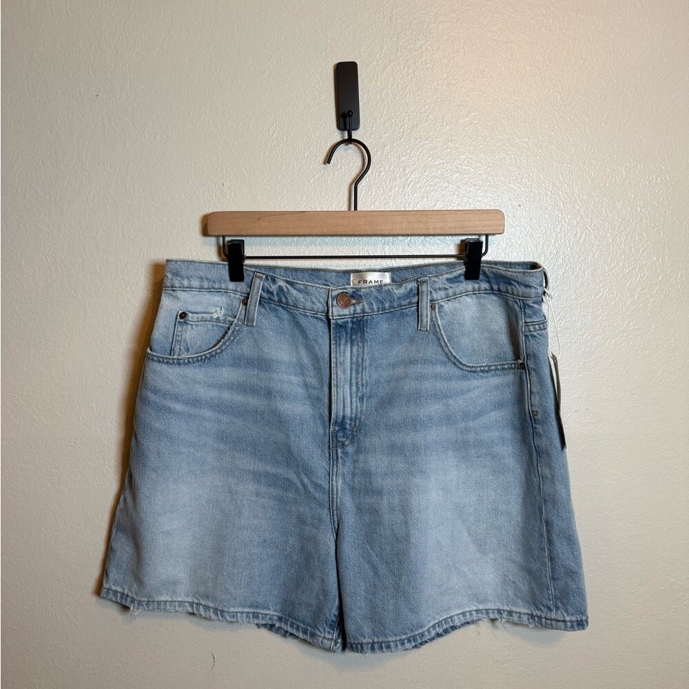 Frame The Easy Shorts in Fizz Indigo
