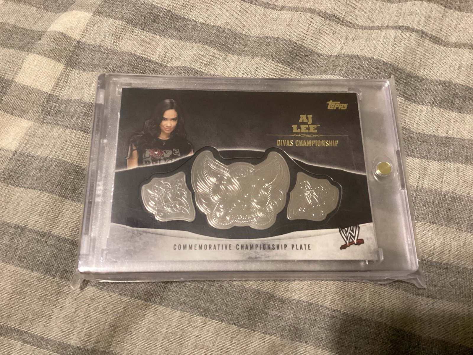 WWE AJ LEE 2014 TOPPS COMMEMORATIVE DIVAS CHAMPIONSHIP PLATE RELIC CARD RARE