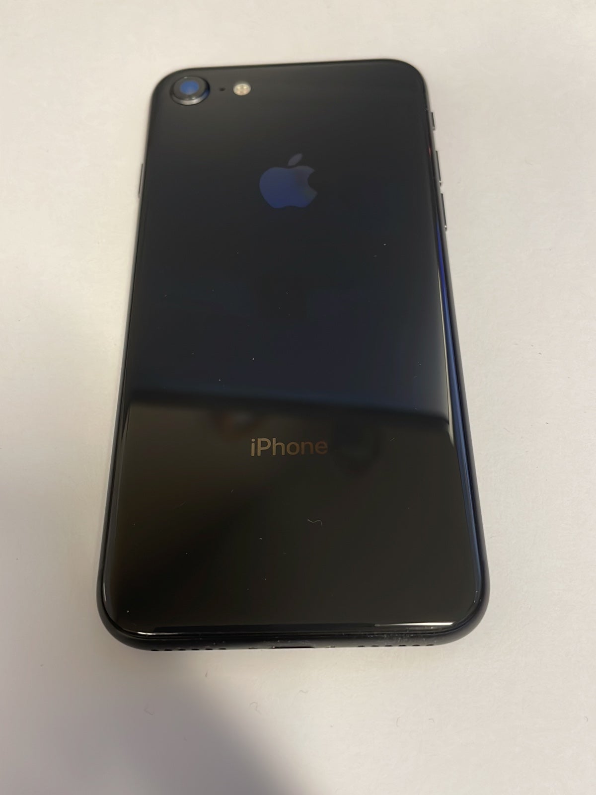 Apple iPhone 8 - 64GB - Space Gray (AT&T) A1905 hot (GSM) battery 98% health