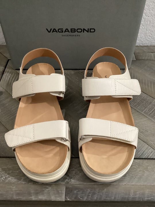 NWT Vagabond Shoemakers Erin Slingback Sandal (Women), size 10