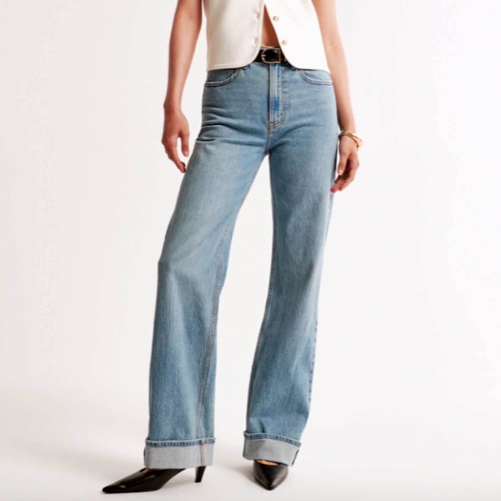 NWT Abercrombie High Rise 90s Relaxed Cuffed Jean In Light Wash 26 Short