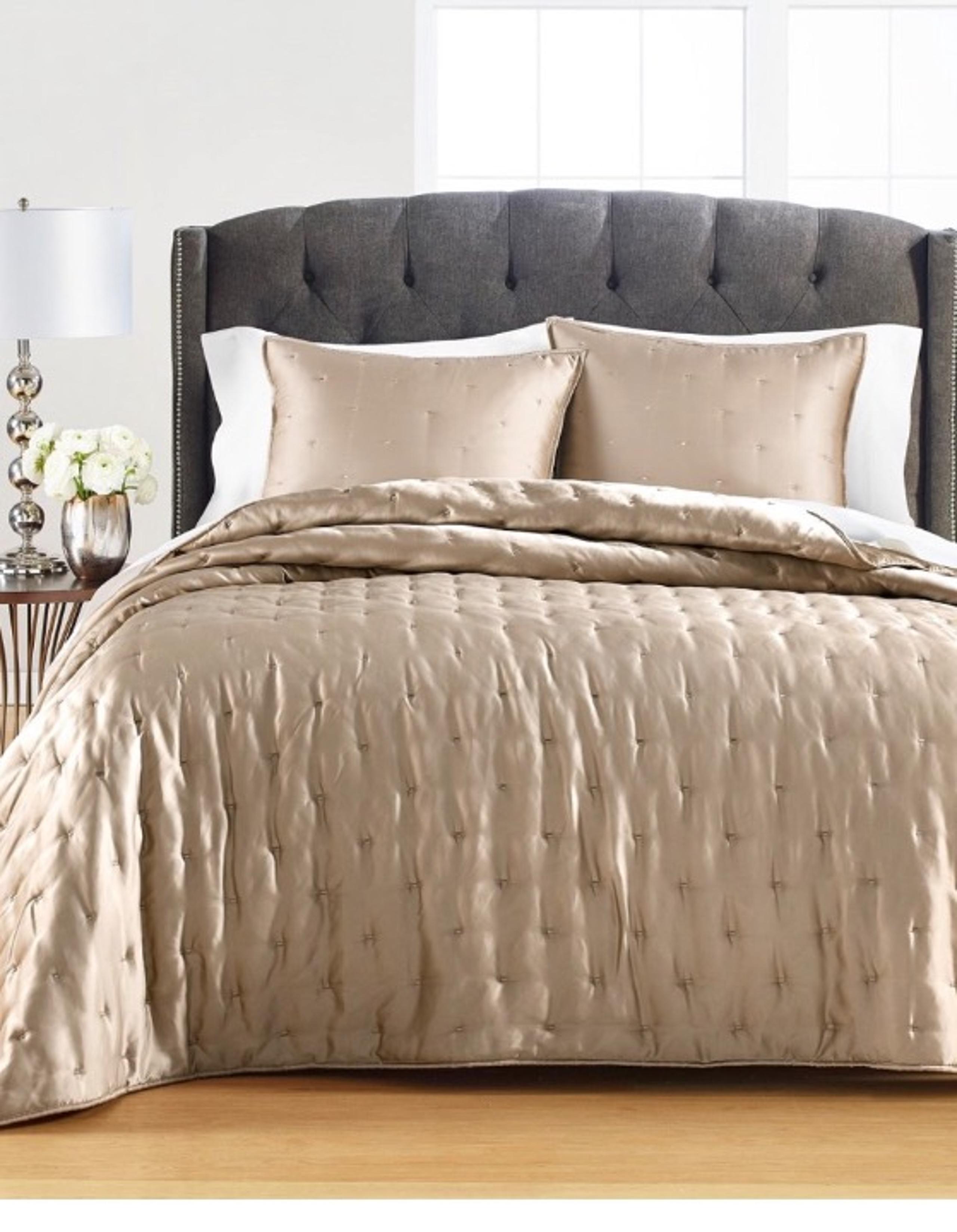 Martha Stewart Twin Silky Tufted Blanket