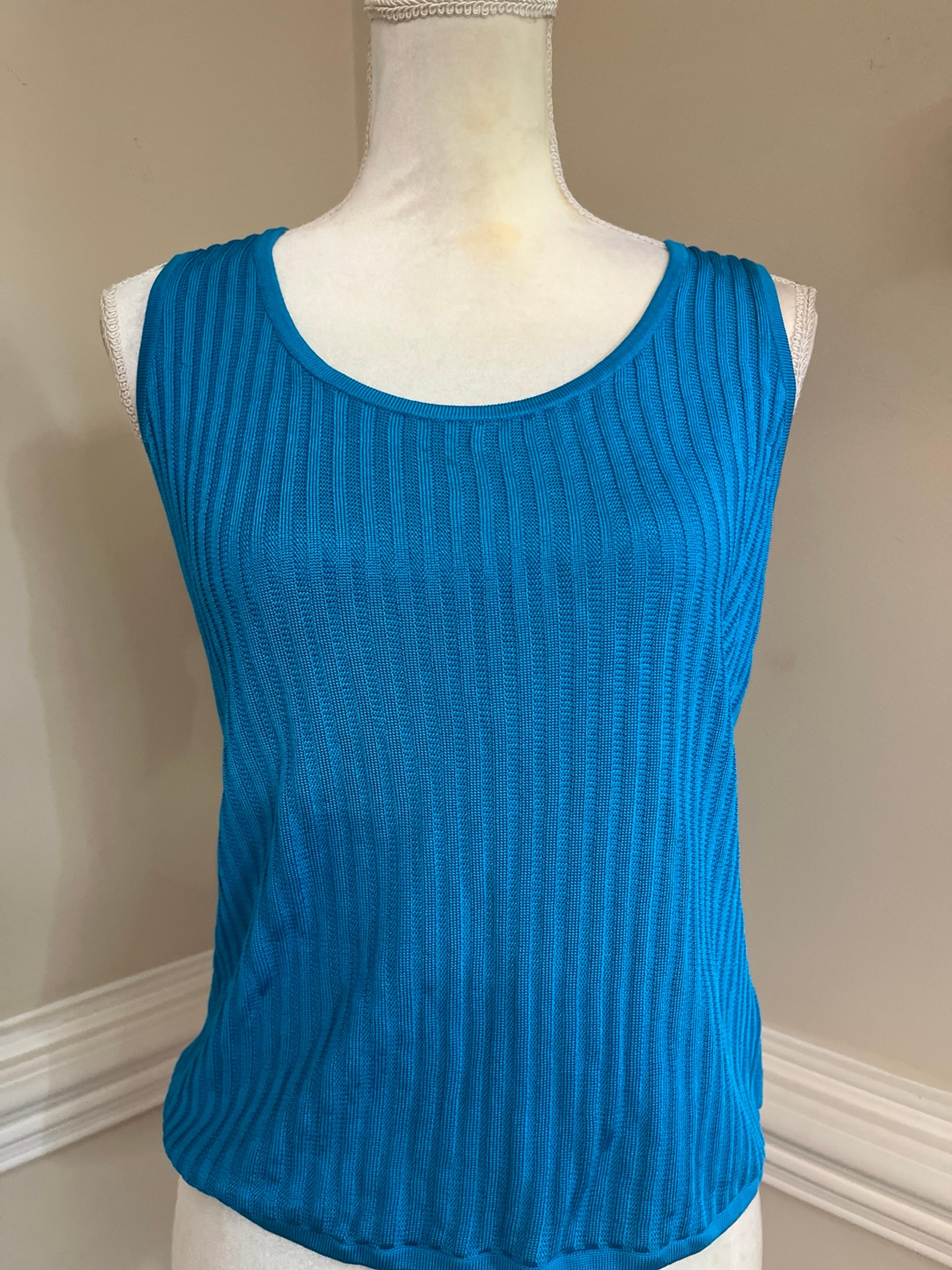 St. John top size 6/8