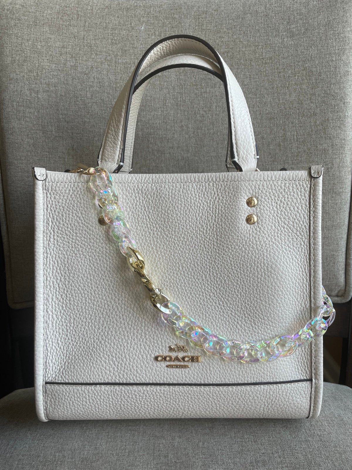 NWT！COACH DEMPSEY TOTE 22 with chain （COACH CO971）