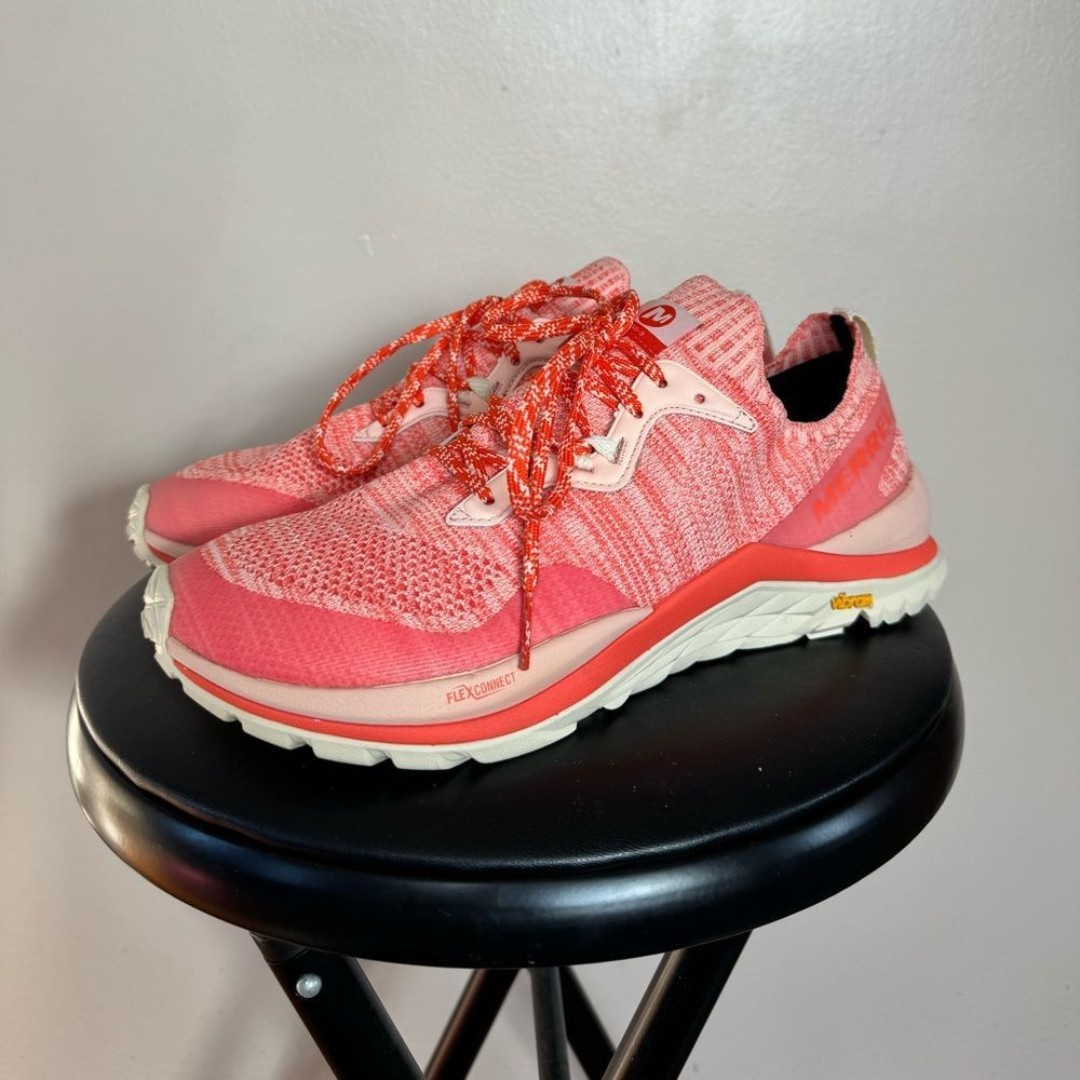 SALE! Women’s Peach Merrell Mag-9 Trail Running Shoes Size 10.5 NWT