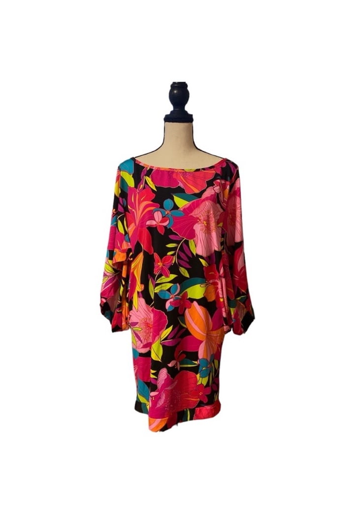 Trina Turk multi colored swim cover up size Large NWT