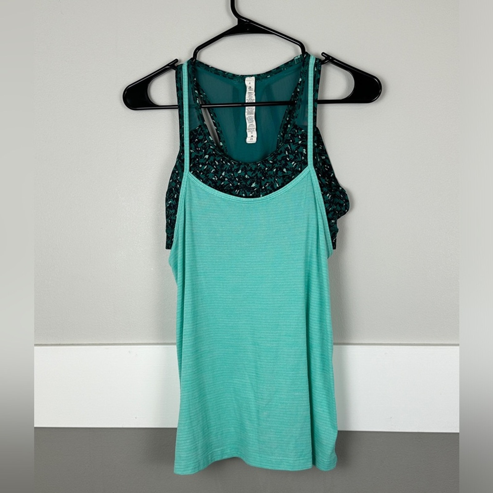 Lululemon Tough It Out Tank Top With Built In Bra Womens Size 4