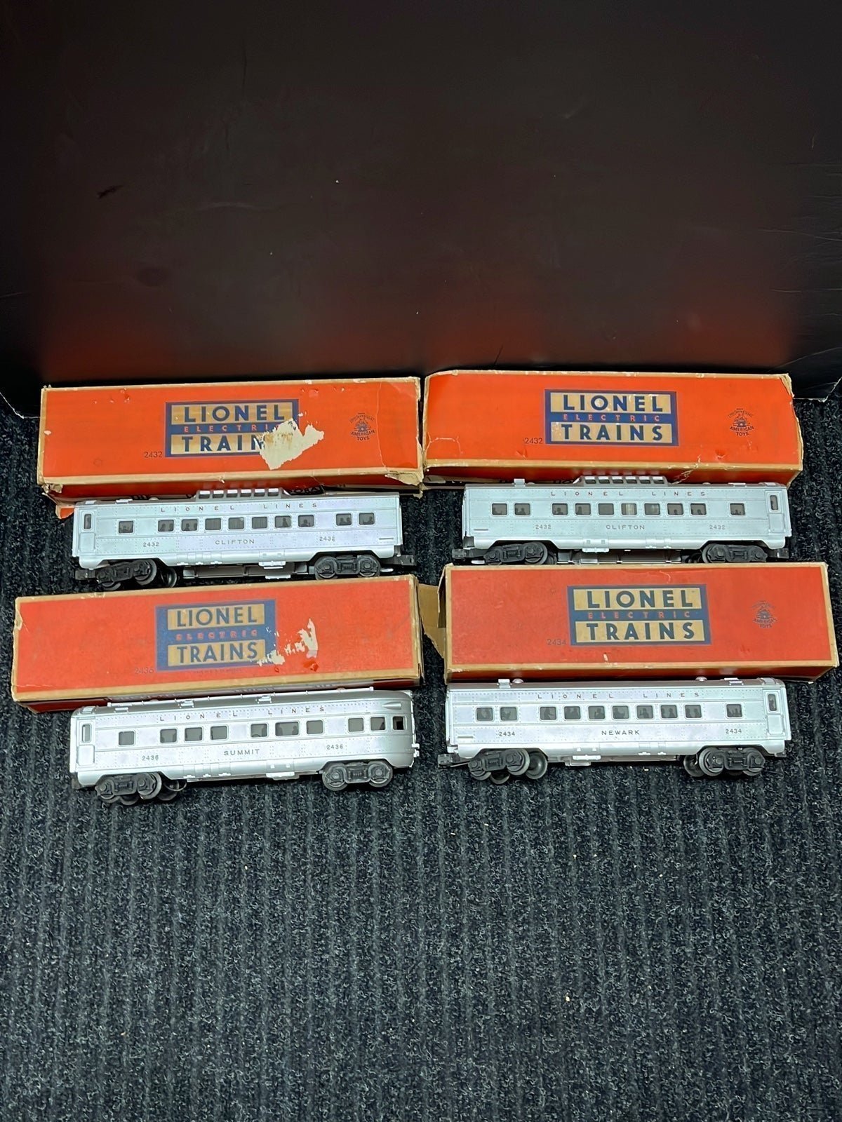 Lionel Lines Red Letter Santa Fe O Gauge 4 Piece Passenger Car Set