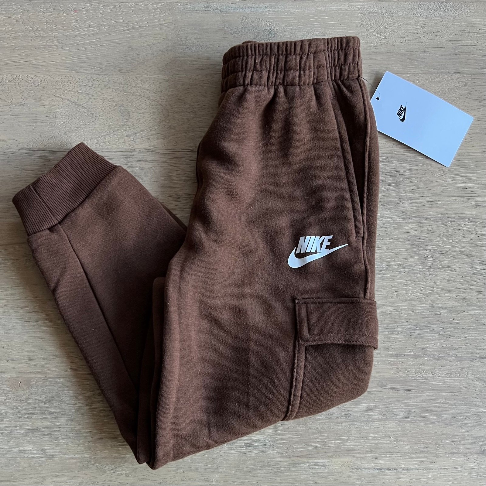 Nike Boys 7 Athletic Sweatpants NEW Sportswear Club Fleece Cargo Jogger NWT