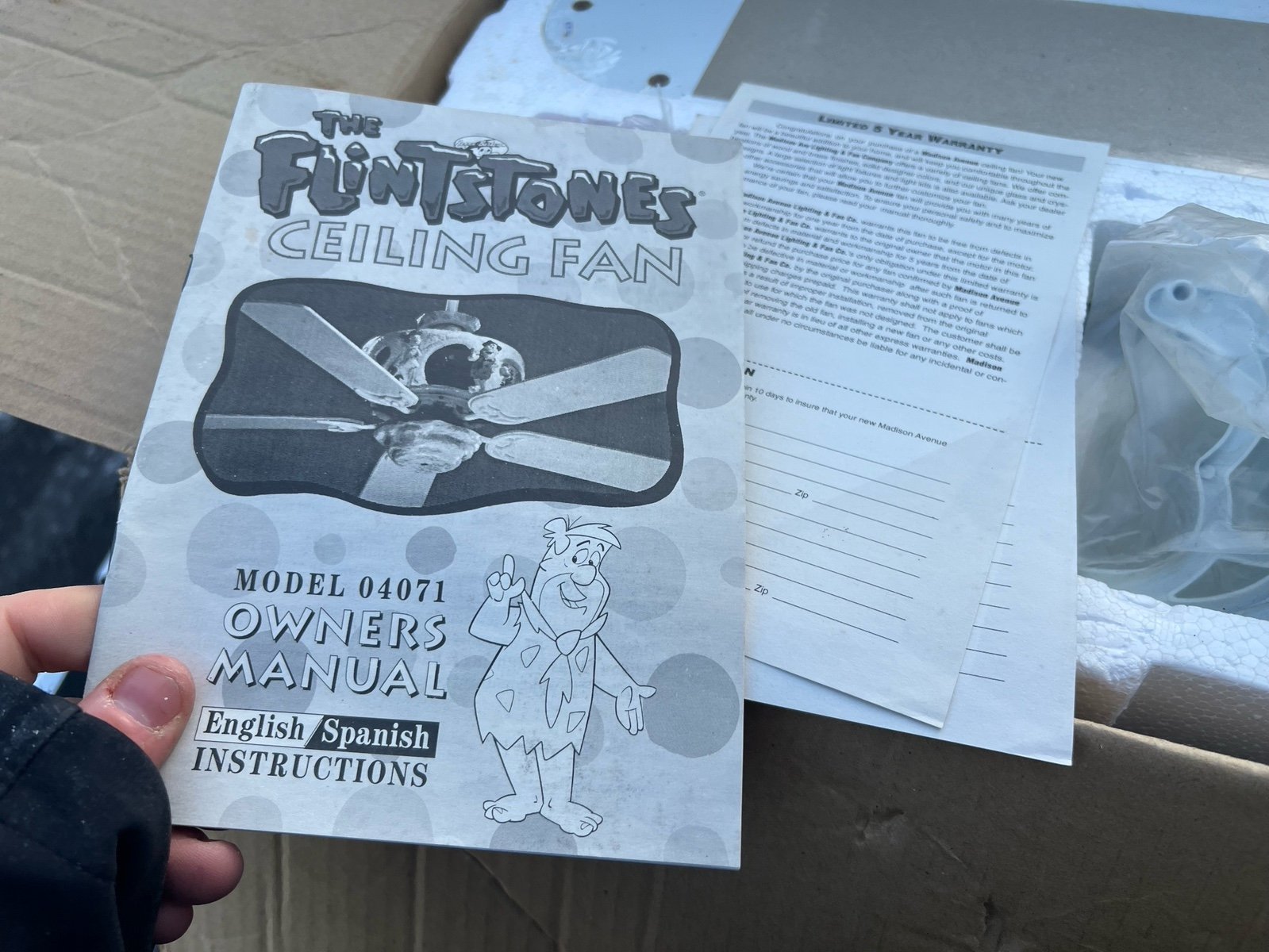 Madison Avenue The Flintstones Ceiling Fan, Vintage, Never Used, 42" - detail