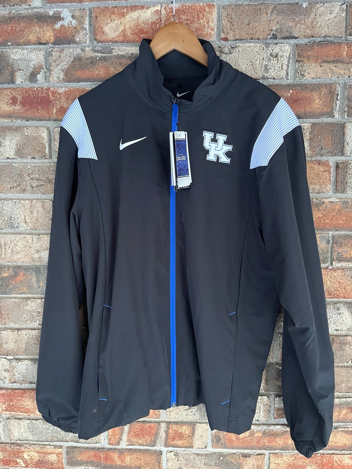 Nike Kentucky Team Issue Jacket - Size Medium New