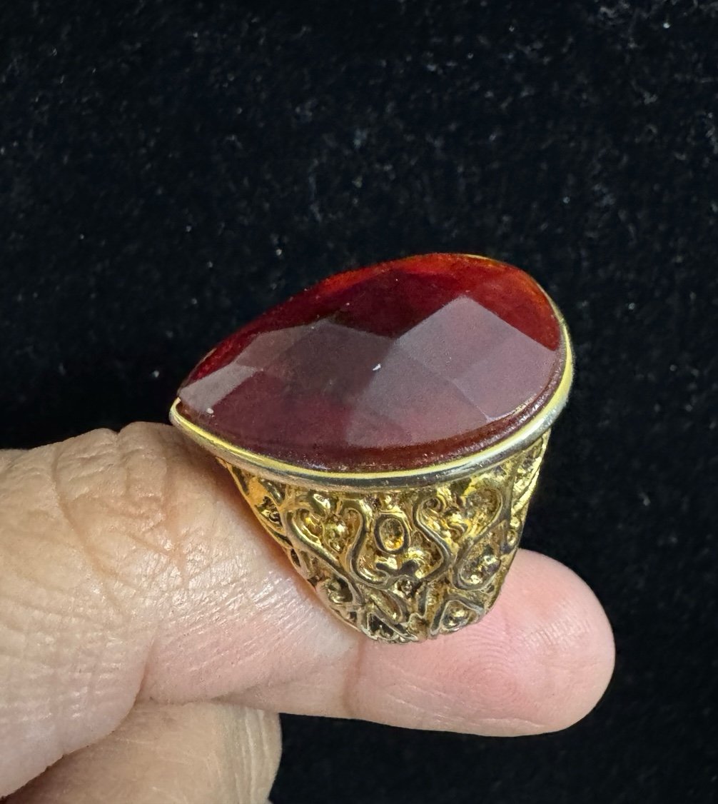 Women gold tone ring