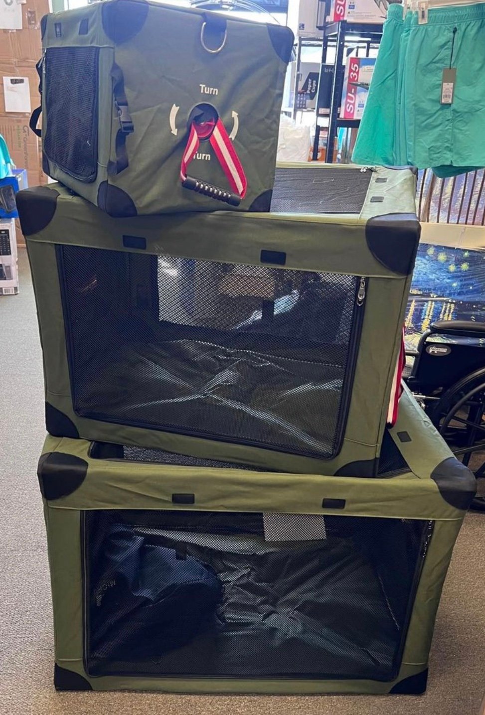 New collapsible pet crate with carry case size small