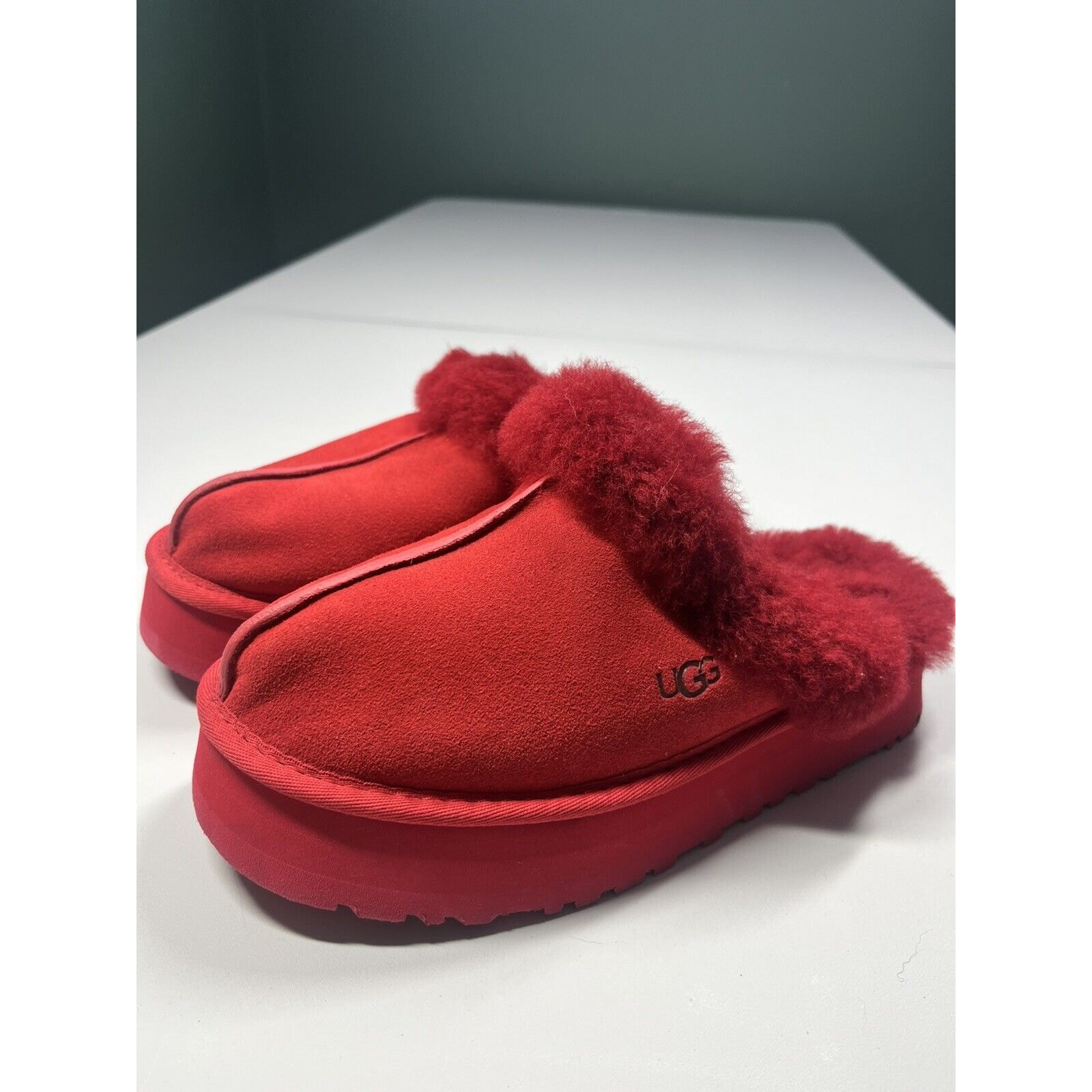 UGG Disquette Slip On Platform Womens size 7 Red Faux Fur Lined Slippers