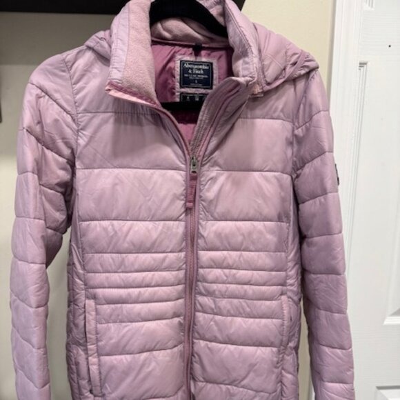 ABERCROMBIE & FITCH. Lightweight purple puffer coat size small