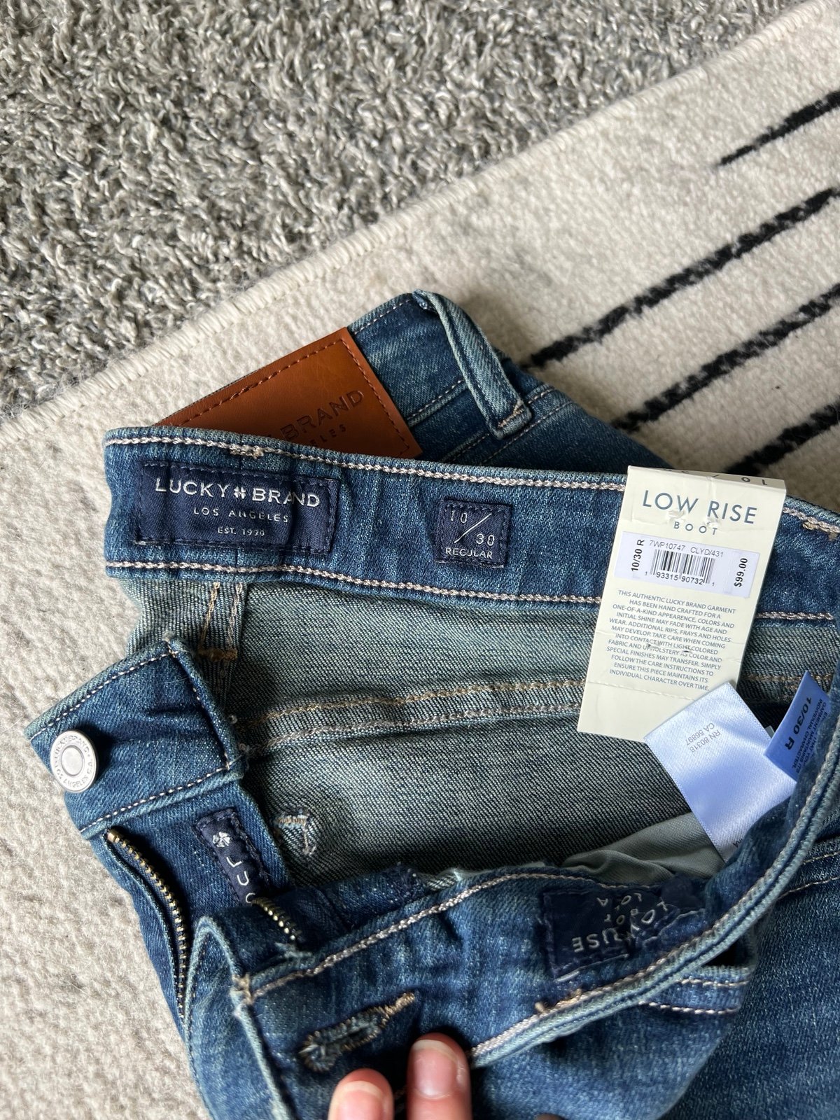 Women’s 10 Lucky jeans, NWT