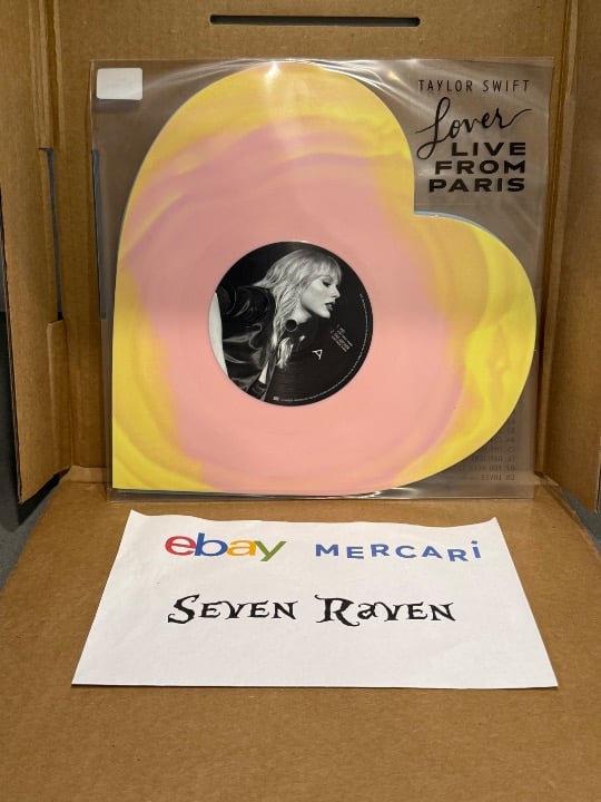 TAYLOR SWIFT LOVER Live From Paris Heart Shaped Vinyl LP