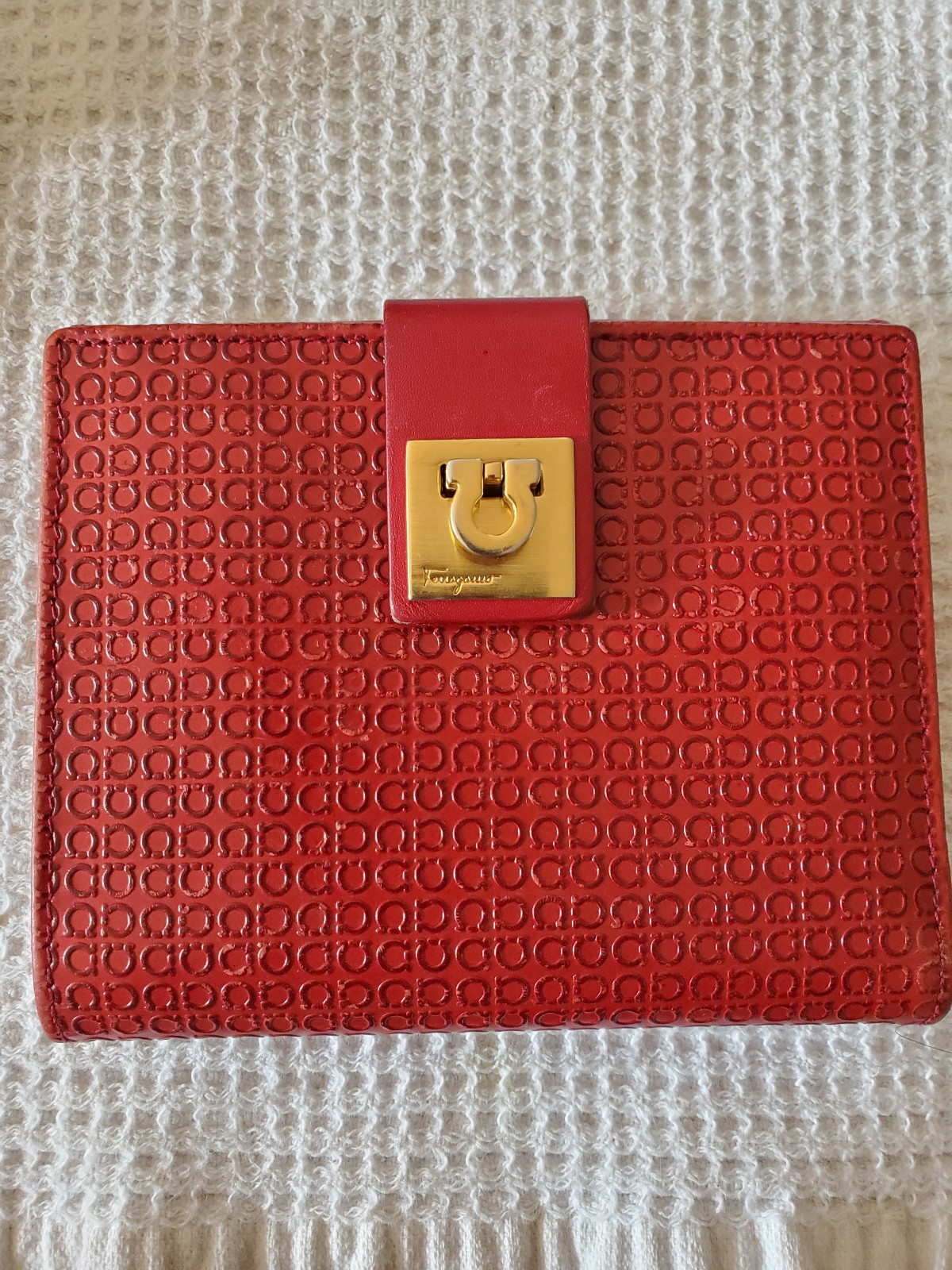 Salvatore Ferragamo Gancini Clasp Compact Wallet