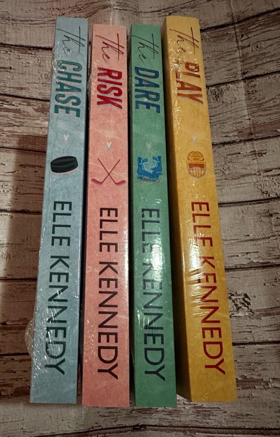 briar u paperback signed Elle Kennedy set by cover to cover