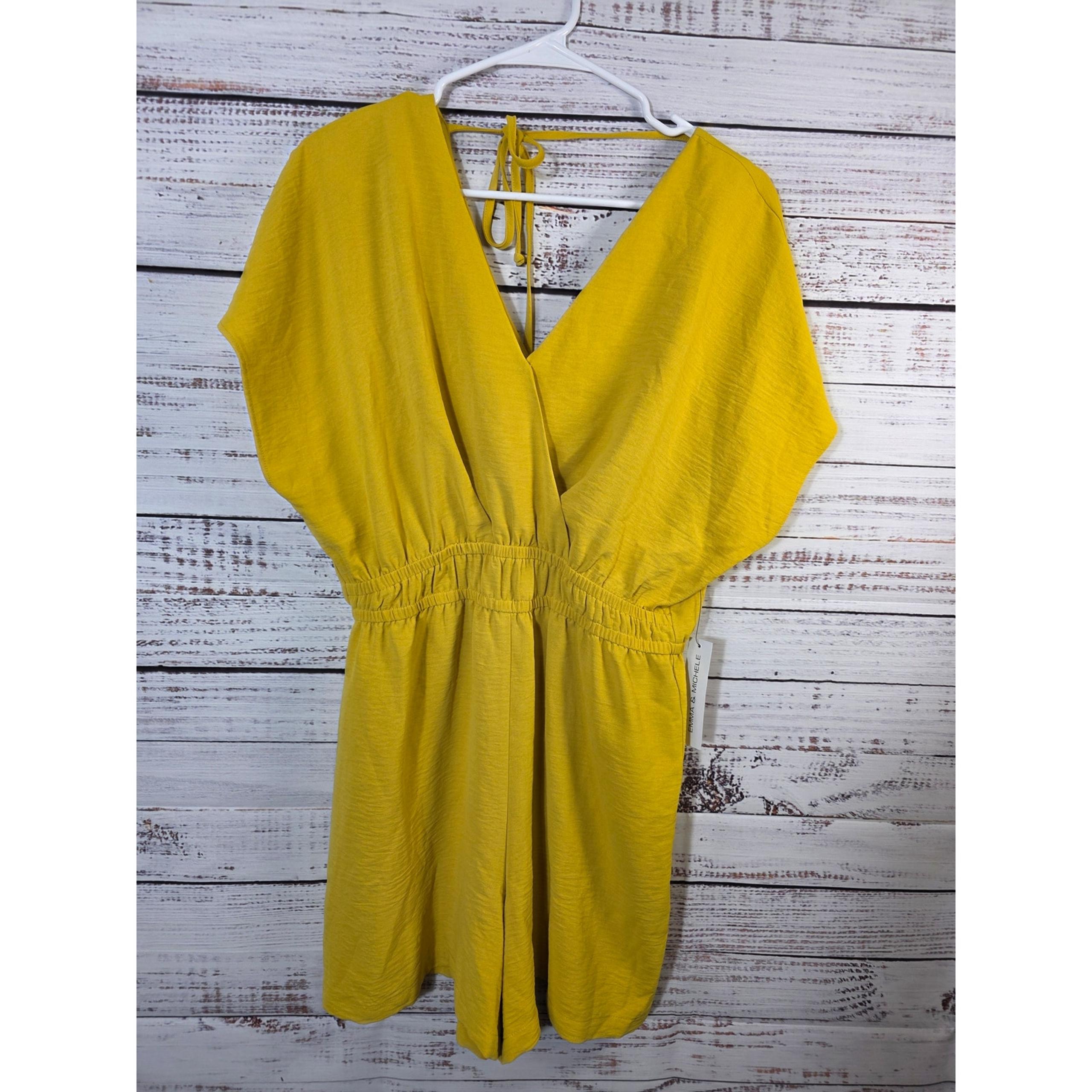Emma & Michele V-Neck Romper women's size small NWT