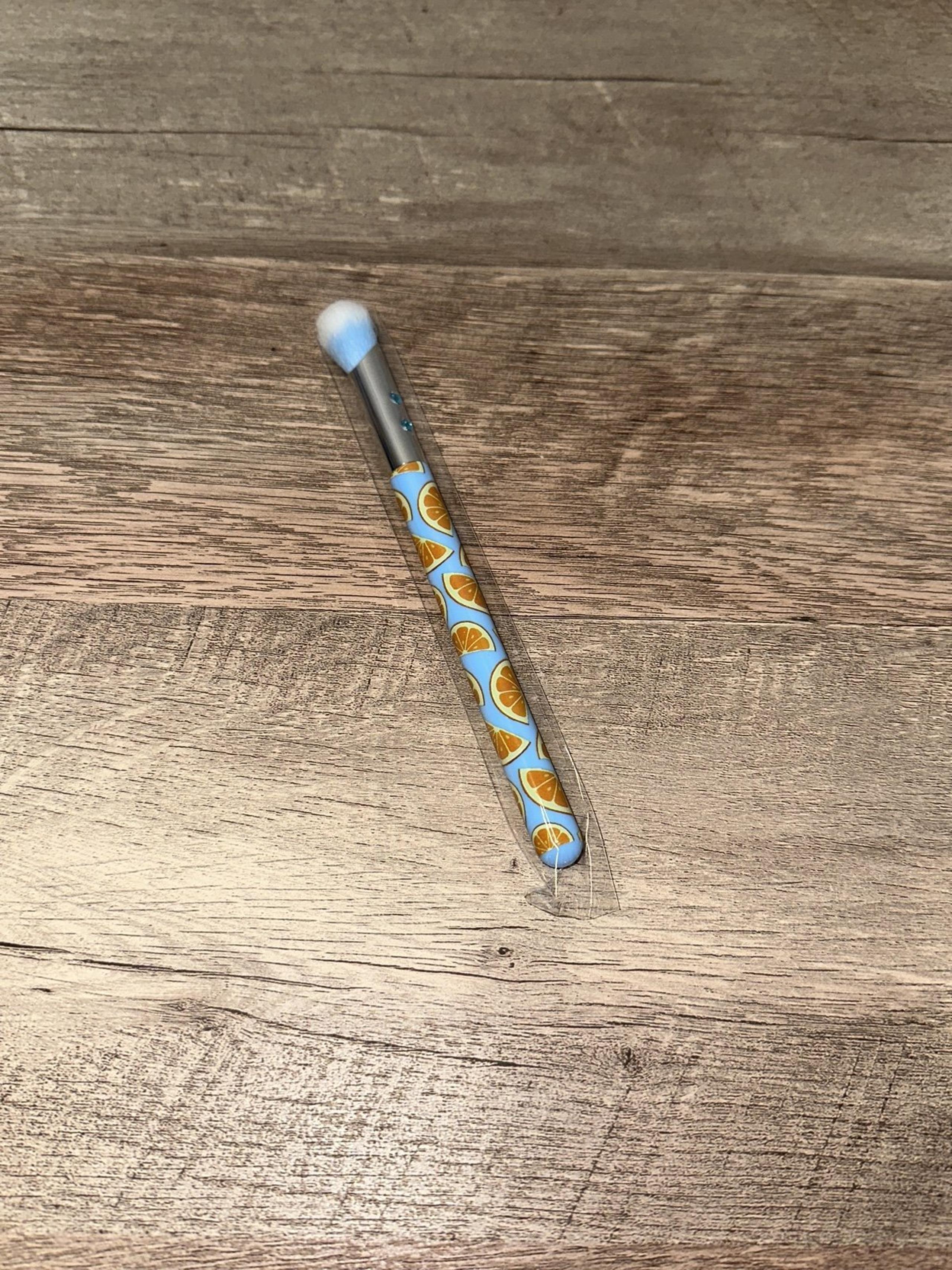 SLMISSGLAM Orange Concealer Brush