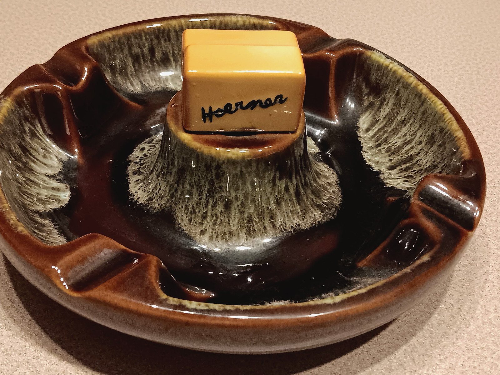 Vintage HOERNER BOX Figural Psychedelic Drip Glaze POTTERY ASHTRAY Keokuk Iowa