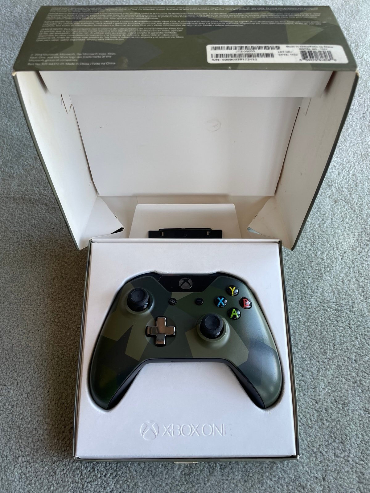 Armed Forces Xbox One controller *complete in box*