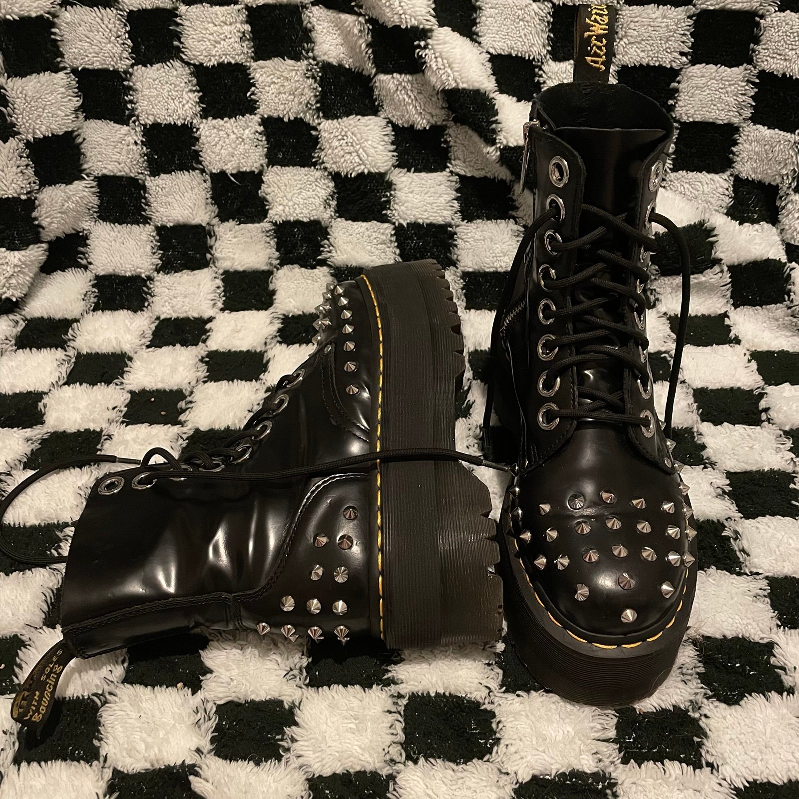 dr martens jadon MAX PLATFORM stud hardware boots spike black leather
