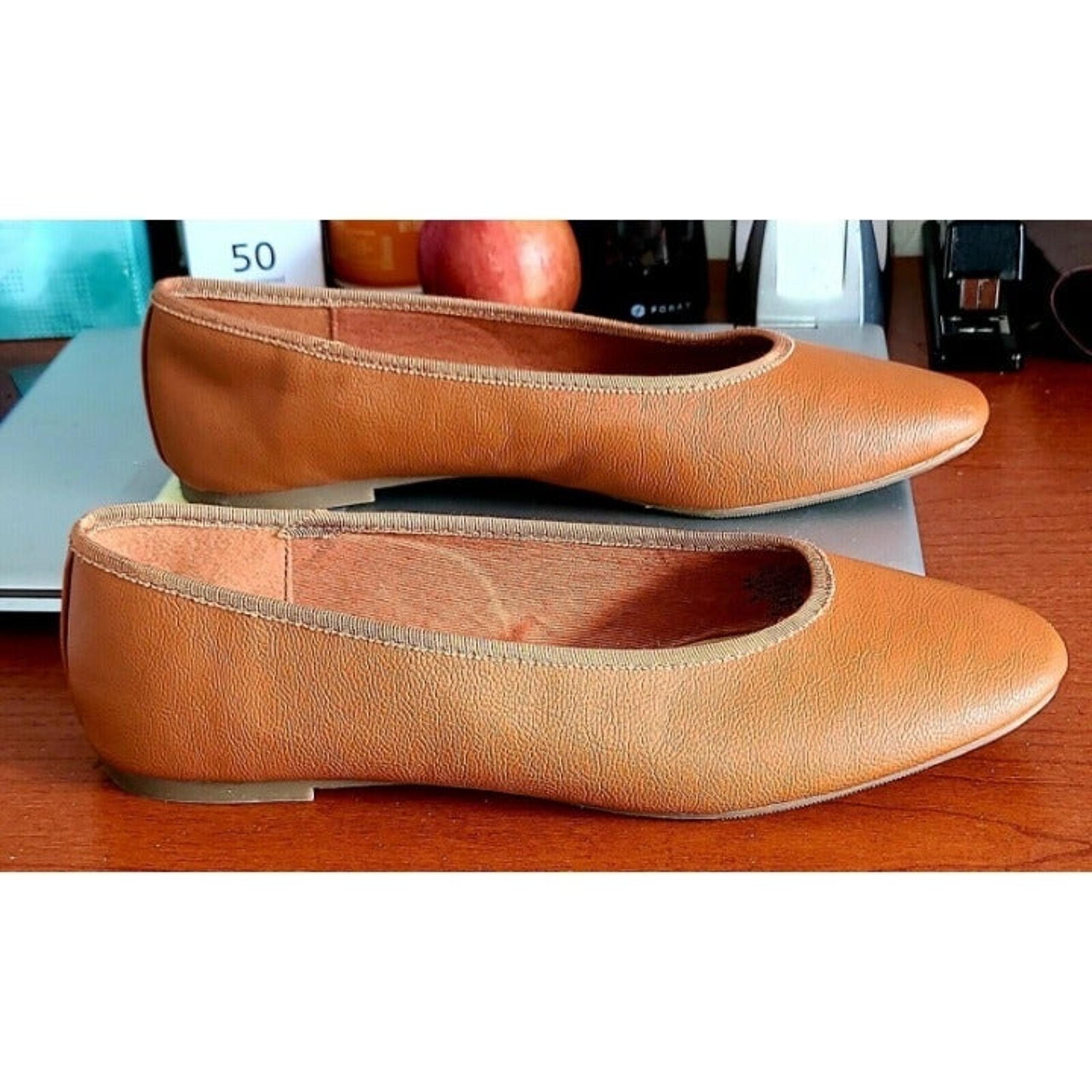 Women’s Size 9 Tan / Brown Faux Leather Slip-On Flat Shoes Bronze - Gap