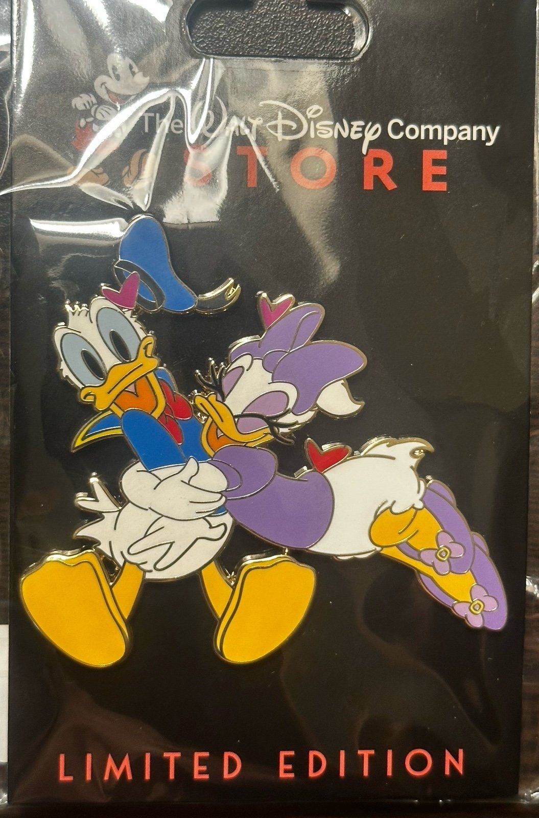 Disney Hugs are the Best DEC Pin Donald Duck Daisy D23 2024 LE Pin